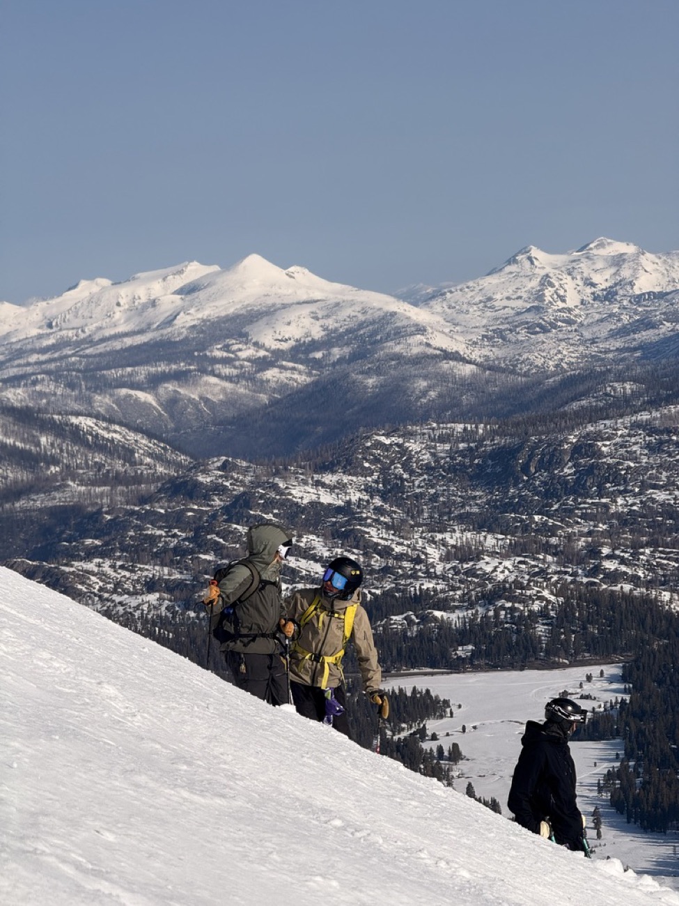 Backcountry splitboard tour in the Sierra Nevada